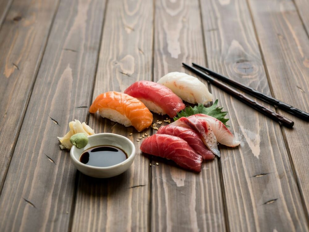 świeże surowe ryby do sushi